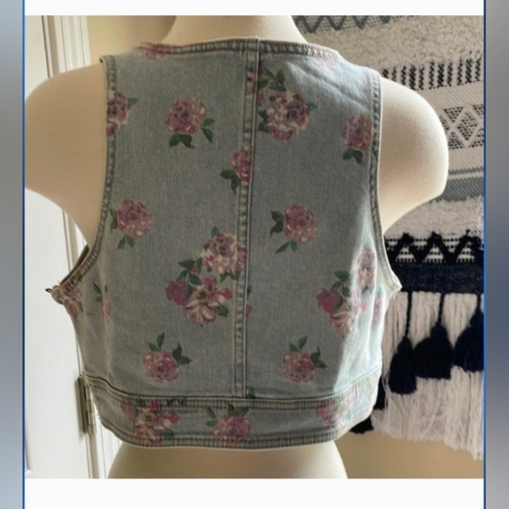 Wild Fable Women's Light Blue Denim Cropped Floral Print Vest w/ Side Zipper - Picture 5 of 9